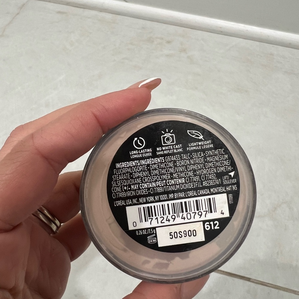 L'Oréal Infallible Loose Setting Powder Translucent Light-Medium 612 - Picture 2 of 3